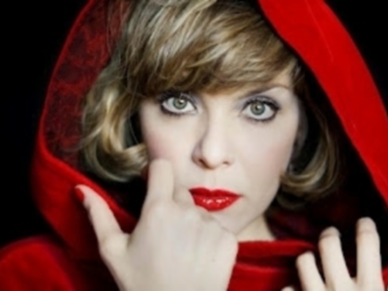 PÍA TEDESCO ACTÚA POR PRIMERA VEZ EN SEVILLA CON SU NUEVO DISCO BORDEAUX. HISTORIAS DE CABARET