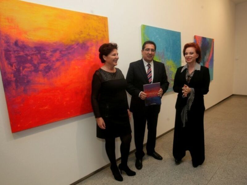 La Fundación Cajasol acoge la primera exposición de pinturas de  Paloma San Basilio y Martínez de Salazar  