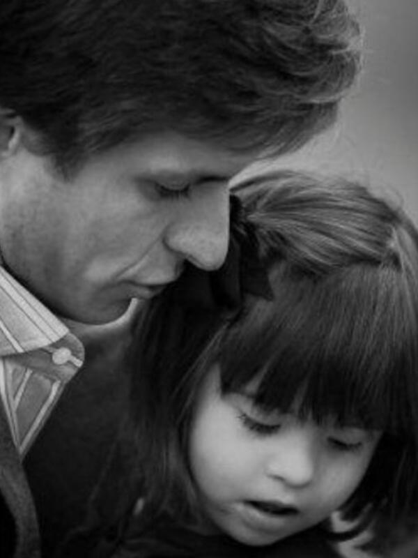 "El Juli" realiza un calendario solidario para niños con deficiencia mental