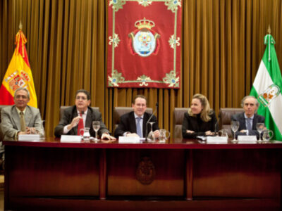 El consejero de Justicia e Interior clausura unas jornadas sobre la crisis financiera en el Colegio de Abogados de Sevilla 