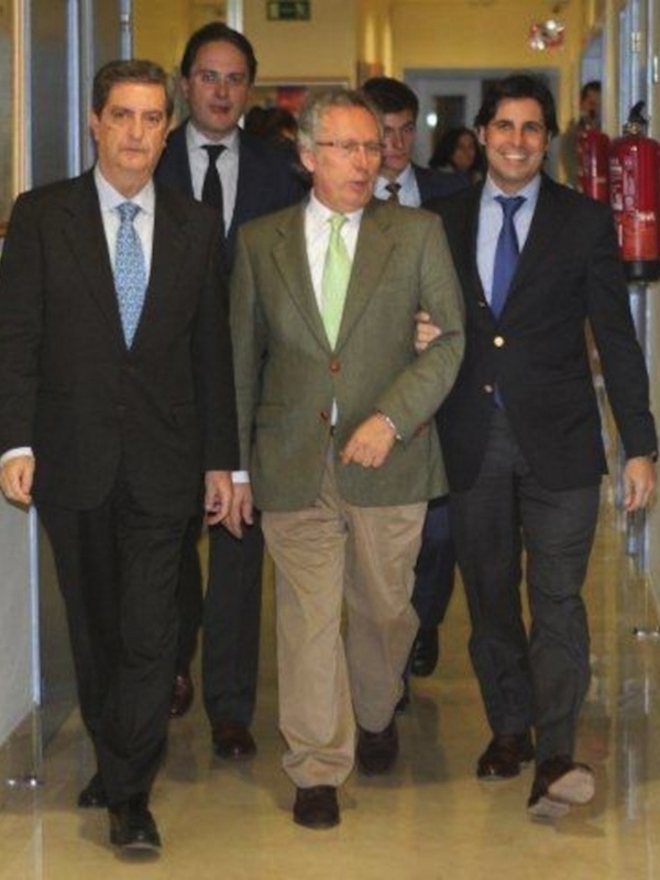 Francisco Rivera no comprende el enfado de la duquesa de Alba y Eugenia Martínez de Irujo con él