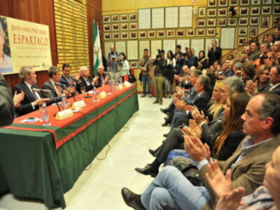 Gran éxito de la presentación del libro de Espartaco en Antares