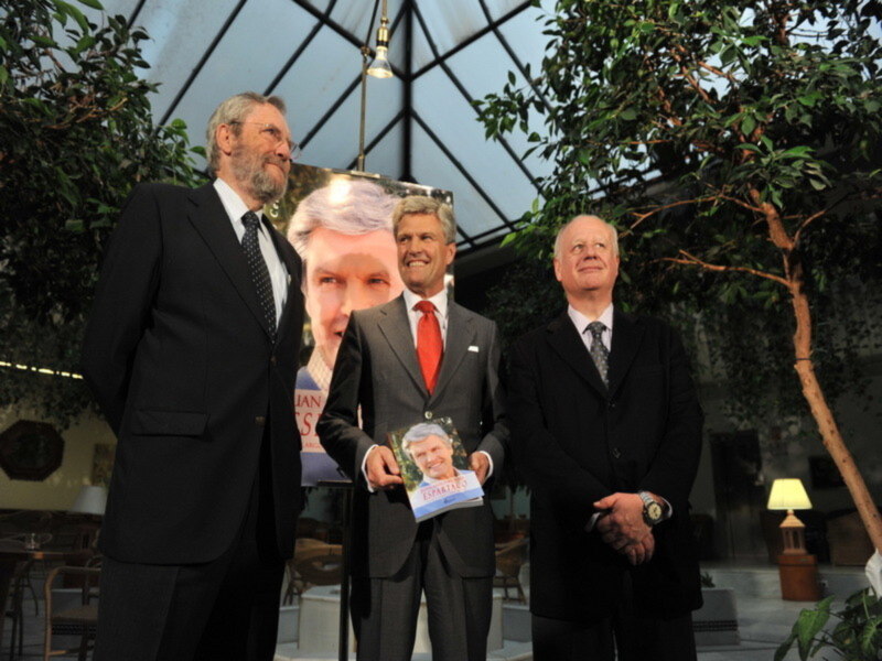 Gran éxito de la presentación del libro de Espartaco en Antares