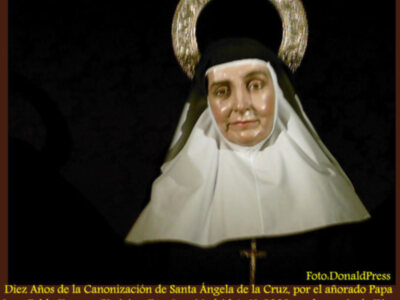 Santa Ángela de la Cruz -Diez Años de Santidad Reconocida-.  Otro Santo la Canonizó, el entonces Papa Juan Pablo II.