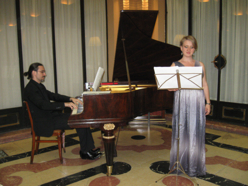 El pianista Ángel Cabrera y la soprano Urszula Bard&#322;owska actuaron en el Real Círculo de Labradores