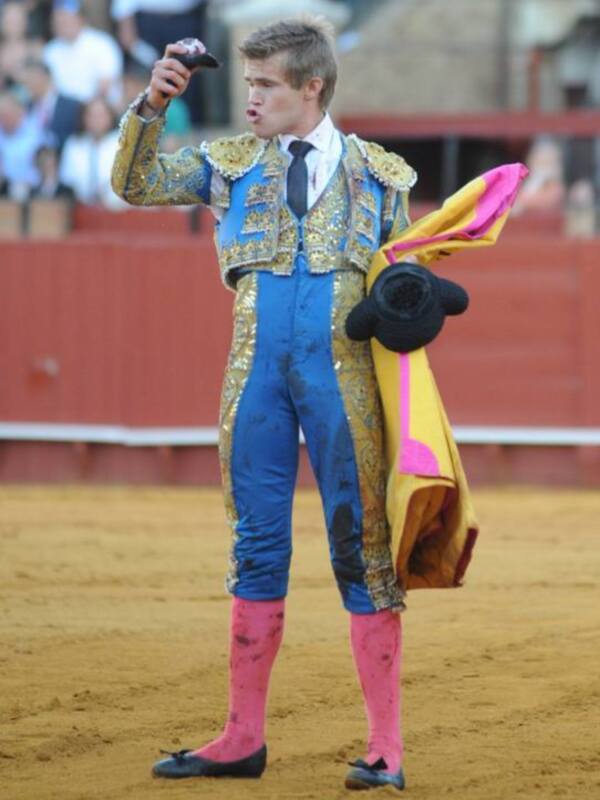 Javier Jiménez corta una oreja y León da una vuelta al ruedo