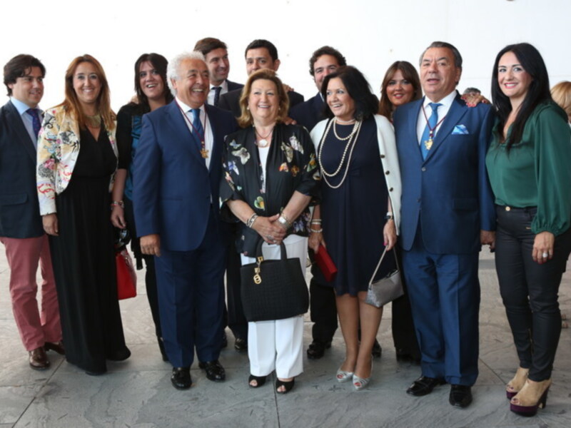 Los del Rio con toda su familia, reciben medallas de Sevilla 