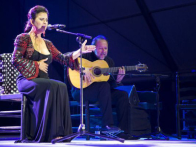 TRIUNFO ROTUNDO DE MARÍA JOSÉ SANTIAGO EN LA BIENAL DE FLAMENCO EN MÁLAGA