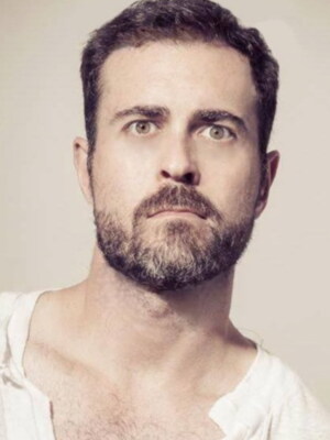 Alejandro Nuñez, estilista: "Que una colección de moda triunfe puede depender del estilista"