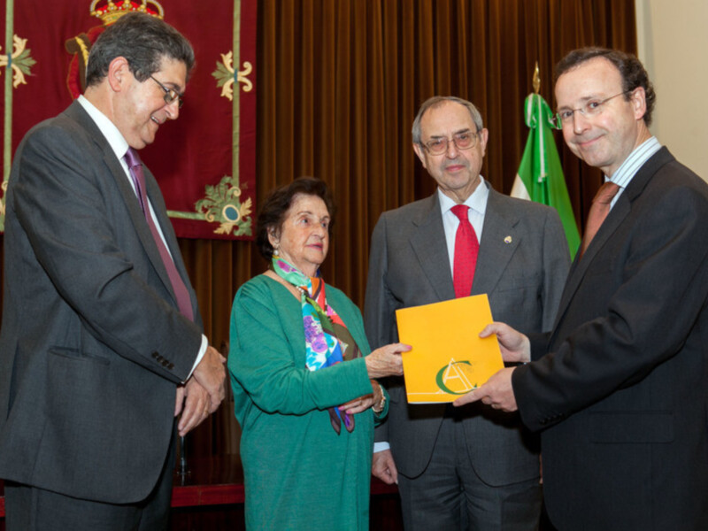 Entrega del IV Premio Ángel Olavarría Téllez a un trabajo sobre los Fundamentos de Política criminal