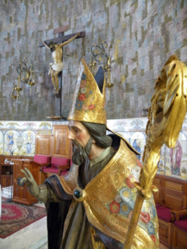 Sevilla.  Misa de San Blas en la Parroquia de Sta. María de las Flores en Pio XII Sevilla.