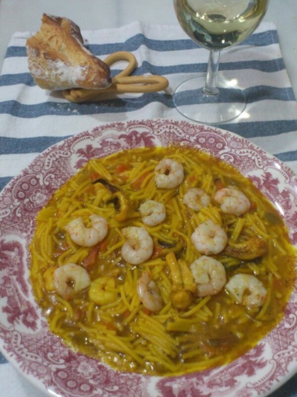 Fideos con chipirones y gambas