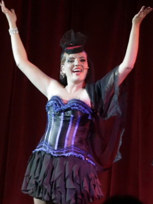 Paz Alarcón este fin de semana con "Las mujeres que hay en mí" en la Sala Duque