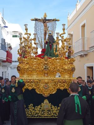 Provincia de Sevilla.  En un  magnifico Jueves Santo procesionó la Hermandad de la Vera-cruz de Alcalá del Río.