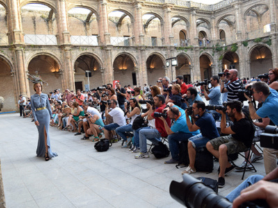 Sevilla.Gran Desfile de modelo en  el Monasterio de San Jerónimo de Buena vista.