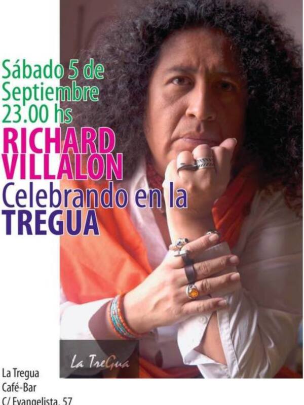Richard Villalón Celebrando en La Tregua