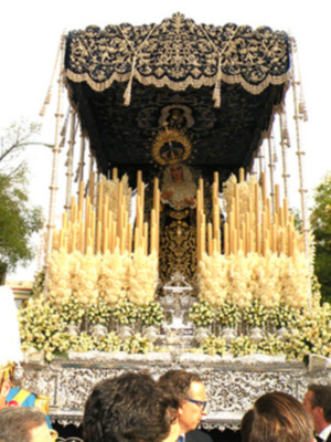 Sevilla. 450 años de Historia de la Hiniesta Dolorosa