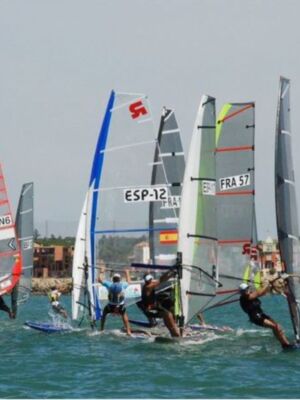 Las flotas de windsurf y Láser hispalenses, en la Regata de Año Nuevo