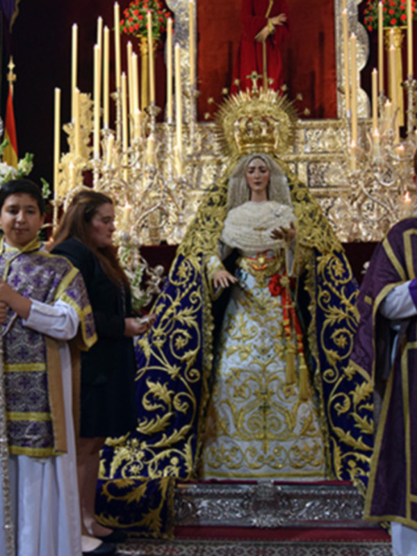 Provincia de Sevilla.  La  Hermandad de Jesús Nazareno celebró la Solemne Función  de Reglas y Besamanos a su titular Mariana.