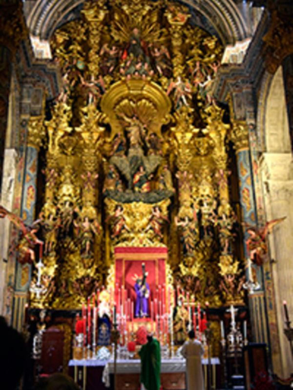 Celebración de la Novena al Señor de Pasión en La Iglesia Colegial y Parroquia del Divino Salvador de Sevilla