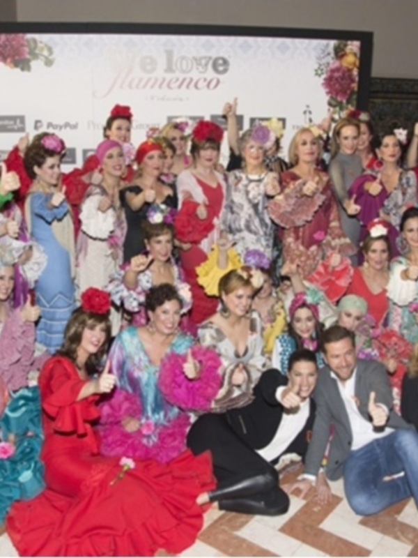      Jornada Solidaria con el Desfile en beneficio de la Fundación Sandra Ibarra.