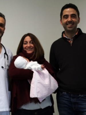 Dada de alta la bebé que pesó al nacer 690 gramos 