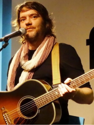 Luis Ramiro presenta en FNAC Sevilla su disco "Magia" y en Madrid en la Joy el 20 de Febrero