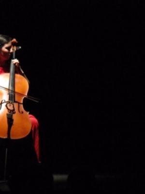 MÚSICA CLÁSICA Domingo 21 de febrero, en Casala Teatro (Mercado de Triana) Almaclara ?ama? a Bach La directora de la orquesta de mujeres interpreta a Anna Magdalena Bach en un monólogo para violonchelo que hace un recorrido por la música de Johann Sebasti