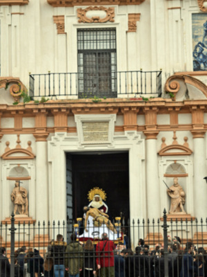 El grupo escultórico de los Sagrados titulares de la Hermandad del Baratillo, regresó a su Capilla