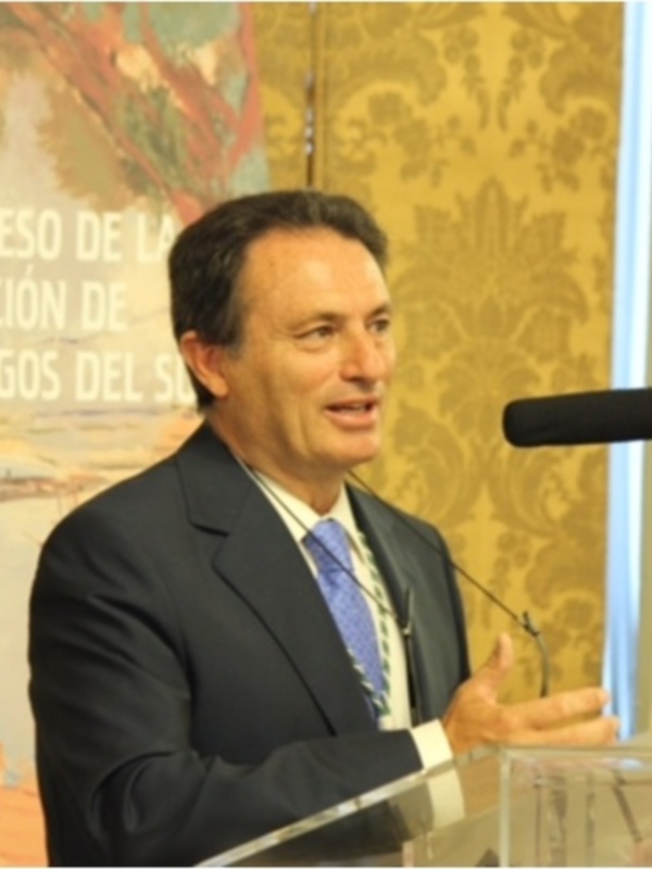 El profesor y académico sevillano Juan Sabaté lidera a nivel nacional la dirección de tesis doctorales en Radiodiagnóstico