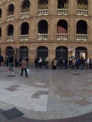  Gran ambiente en las taquillas de Valencia en el primer día de venta de entradas.