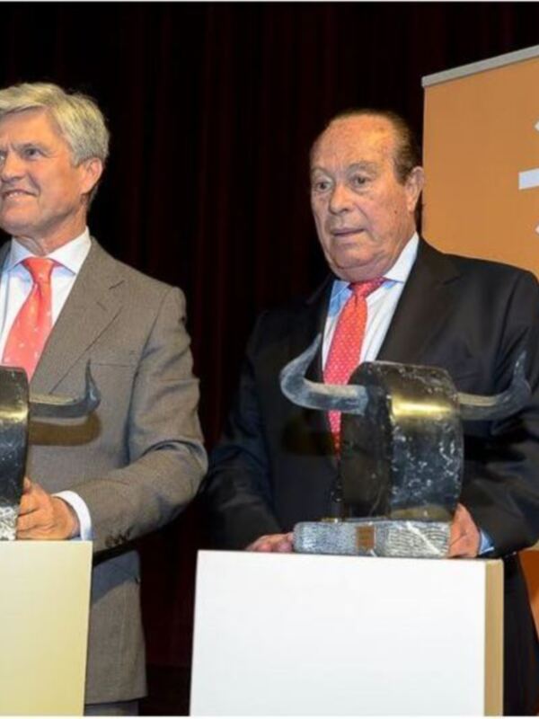 Canal Sur Radio entrega el Premio Carrusel Taurino a Espartaco y el Carrusel de Honor a Curro Romero
