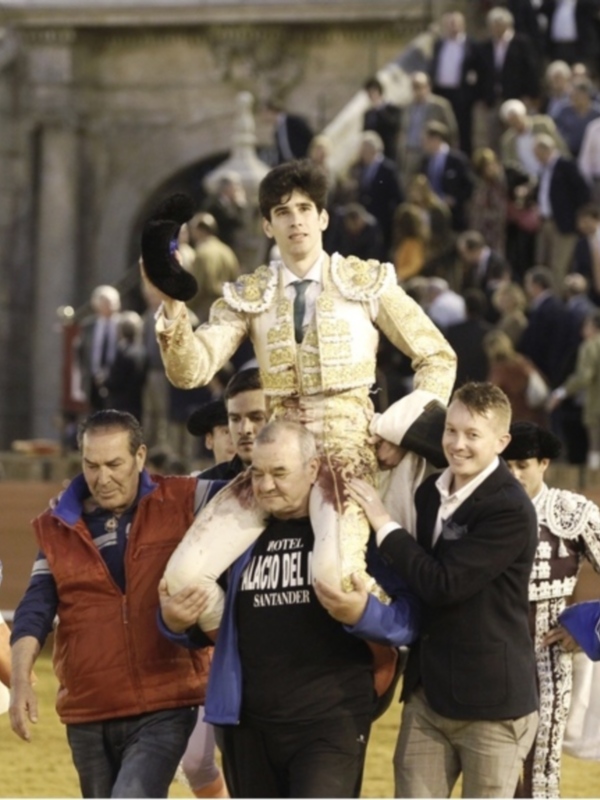 López Simón corta dos orejas en el mano a mano
