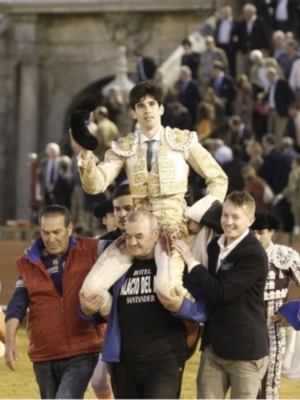 López Simón corta dos orejas en el mano a mano