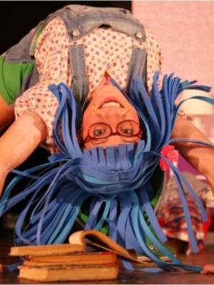 PROGRAMACIÓN FAMILIAR. Vuelve Lola Caracola (23 abril  8 mayo)