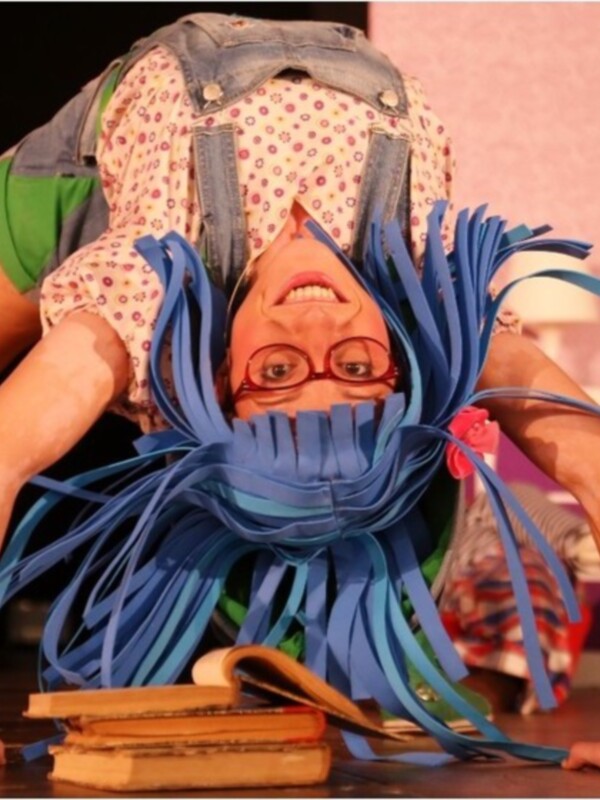 PROGRAMACIÓN FAMILIAR. Vuelve Lola Caracola (23 abril  8 mayo)