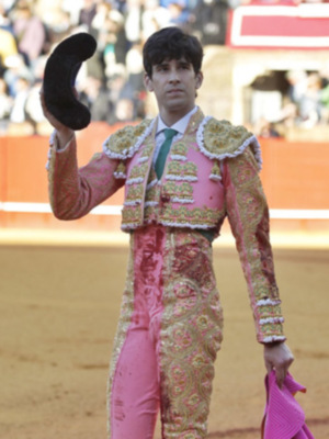 López Simón da una vuelta al ruedo