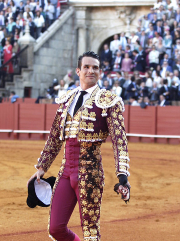 Manzanares corta dos orejas en la primera de Cuvillo