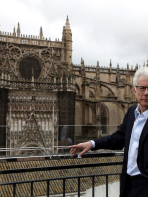 Penguin Random House Grupo Editorial publicará la nueva novela de Ken Follett en otoño de 2017, que será la continuación de Los pilares de la tierra y Un mundo sin fin  