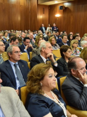 Tres imágenes de Sevilla en el cartel de las Glorias 2016