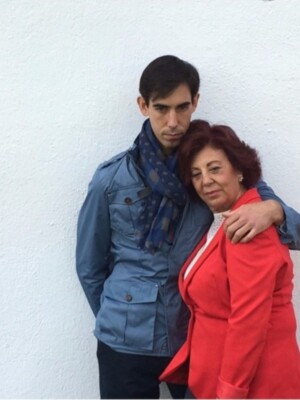 Fortes homenajea a su madre en su día y lanza un concurso.