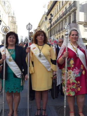La Virgen de la Cabeza en su procesión de la mano de Andujar y Sevilla.
