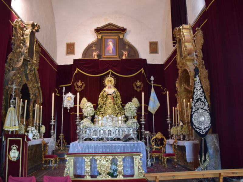 La Hermandad de la Soledad de Alcalá del Río honra el XX Aniversario de su Coronación.