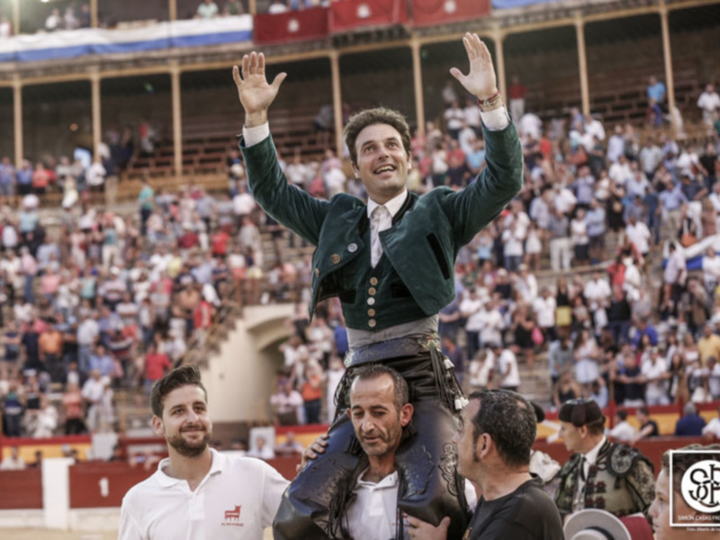 Puerta Grande para Andy Cartagena en la última de feria