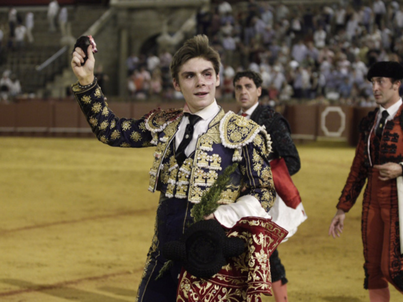 Antonio Medina corta una oreja en la primera novillada de promoción