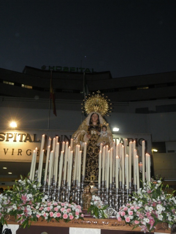 El Carmen del barrio la Huerta visita el Hospital Macarena
