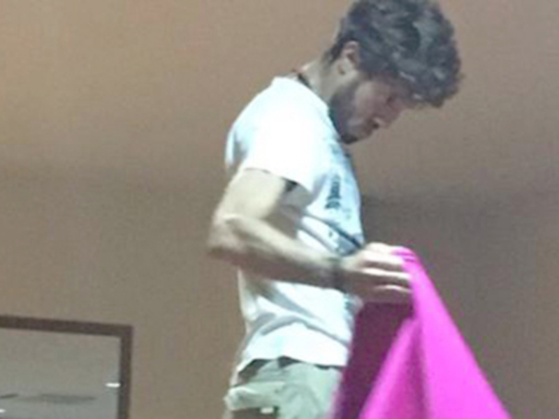 Escribano ya coge los trastos