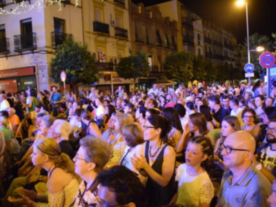 La voz de la artista la negrí y el baile flamenco de María del Mar Berlanga en el programa flamenco de la Velá de Santiago y Santa Ana