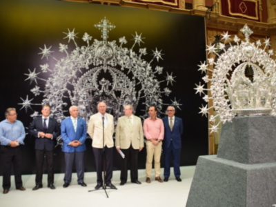 Recupera su esplendor la Corona de la Paz para la reina del Porvenir.