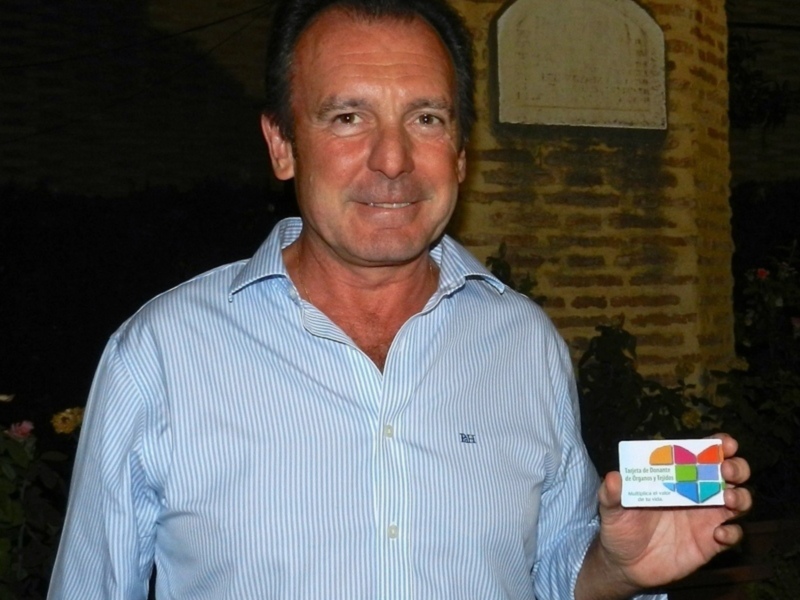 Costaleros del palio de la virgen de la Paz para su coronación, con los Donantes de Organos